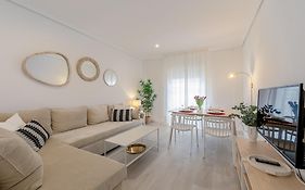 ISG Apartments Bécquer Free Parking inside the building